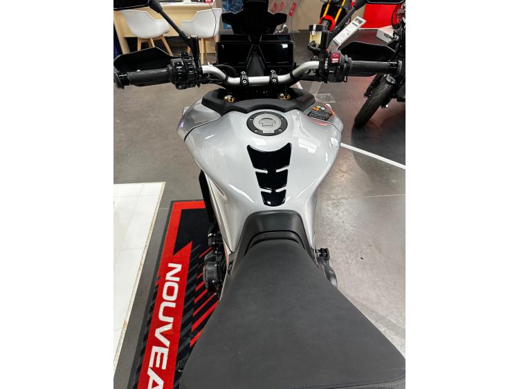 YAMAHA TRACER 9 GT rabaissée