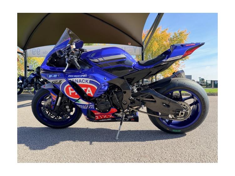 YAMAHA YZF 1000 R1 / YZF-R1 montée piste avec carte grise
