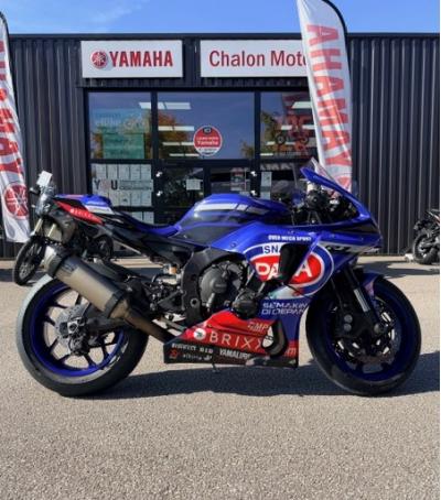 YAMAHA YZF 1000 R1