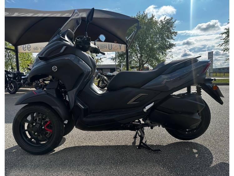 YAMAHA TRICITY 300